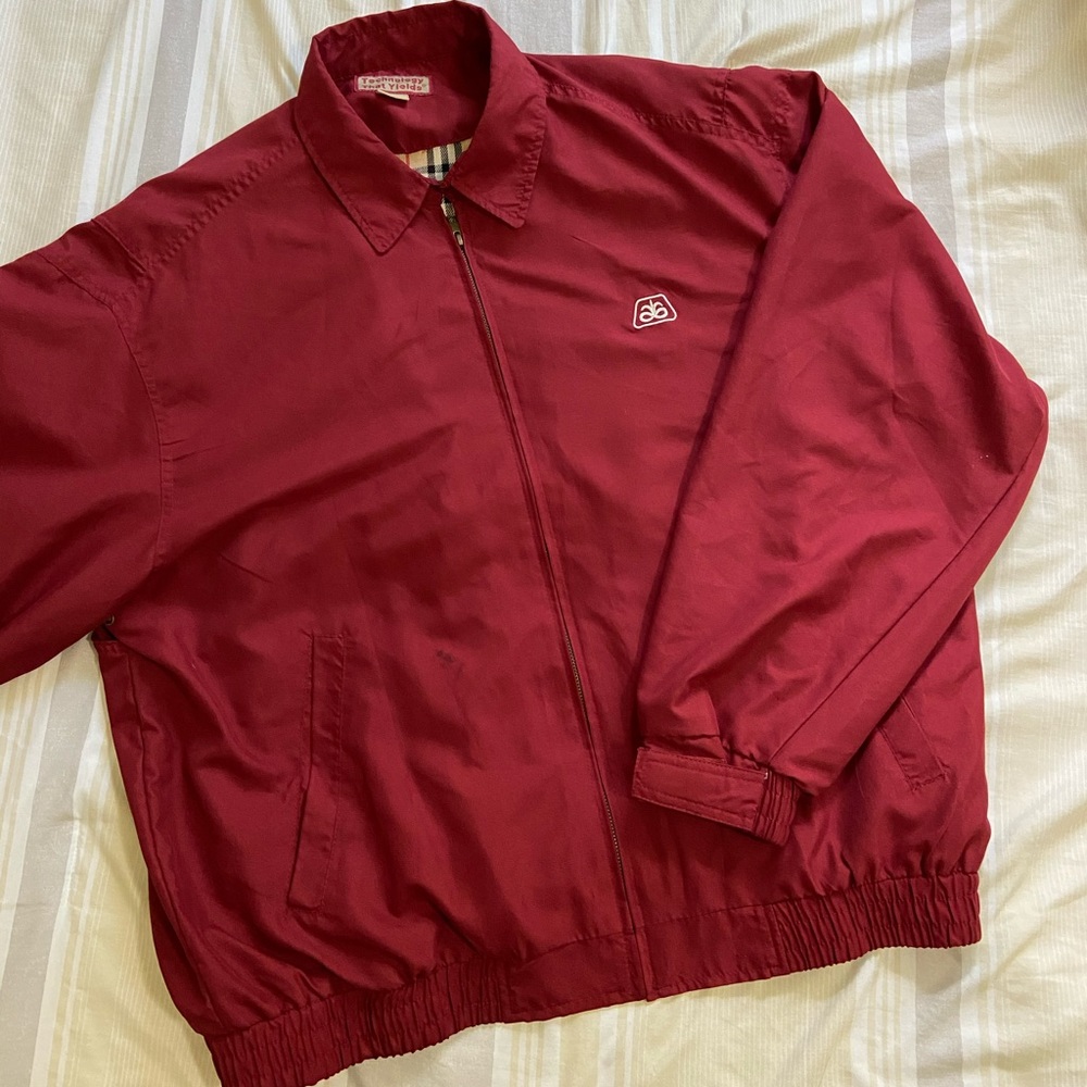 SOLD. Vintage Red Pioneer Seed Technology That Yields Jacket Coat Men's XL